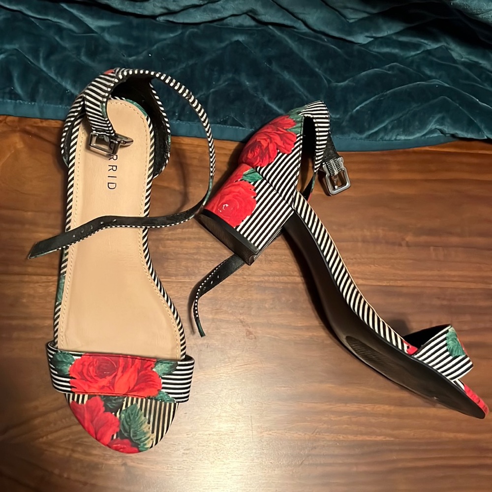 Torrid, 9.5W, floral sandal